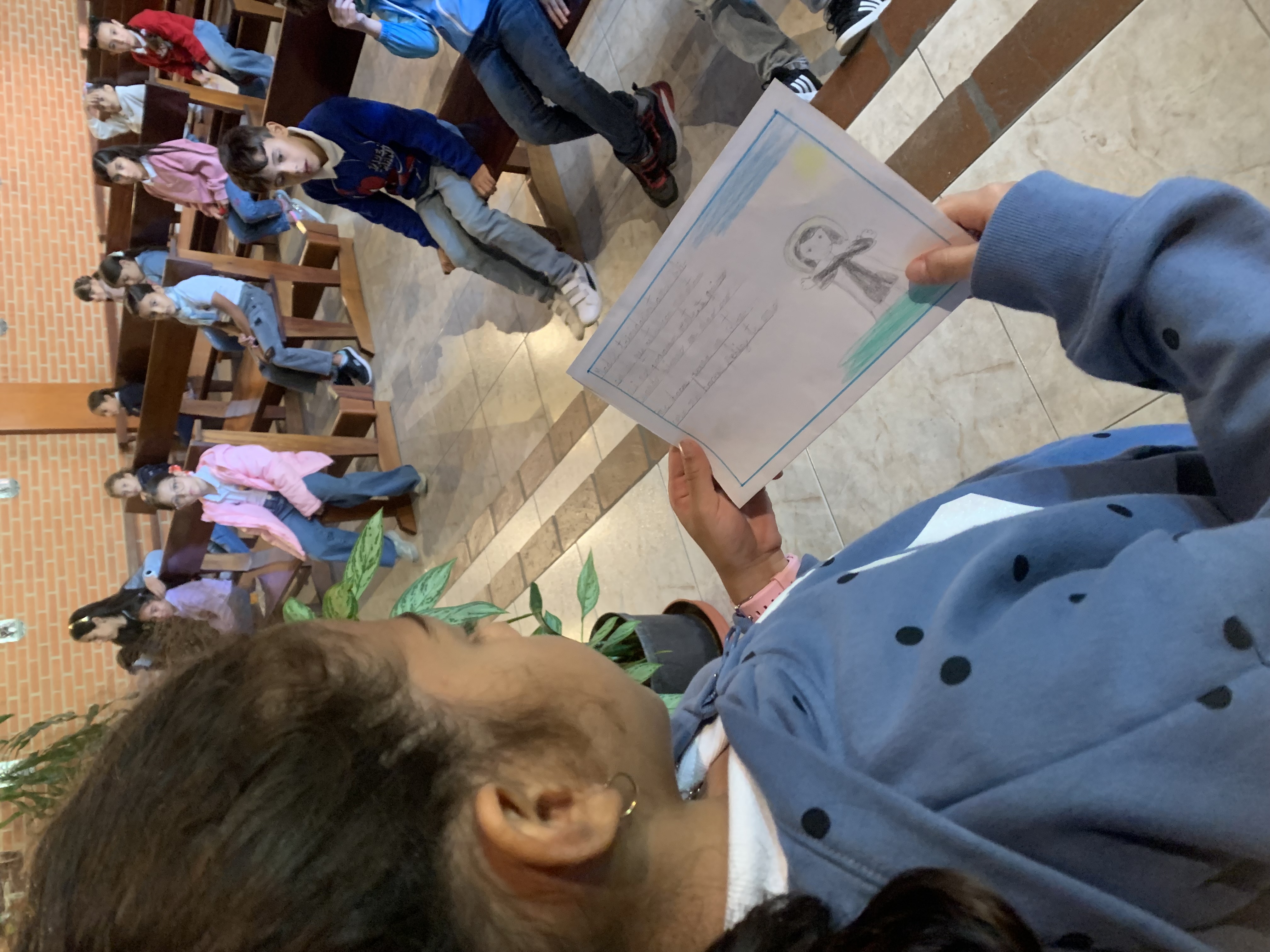 Una flor y un poema para Madre Trinidad