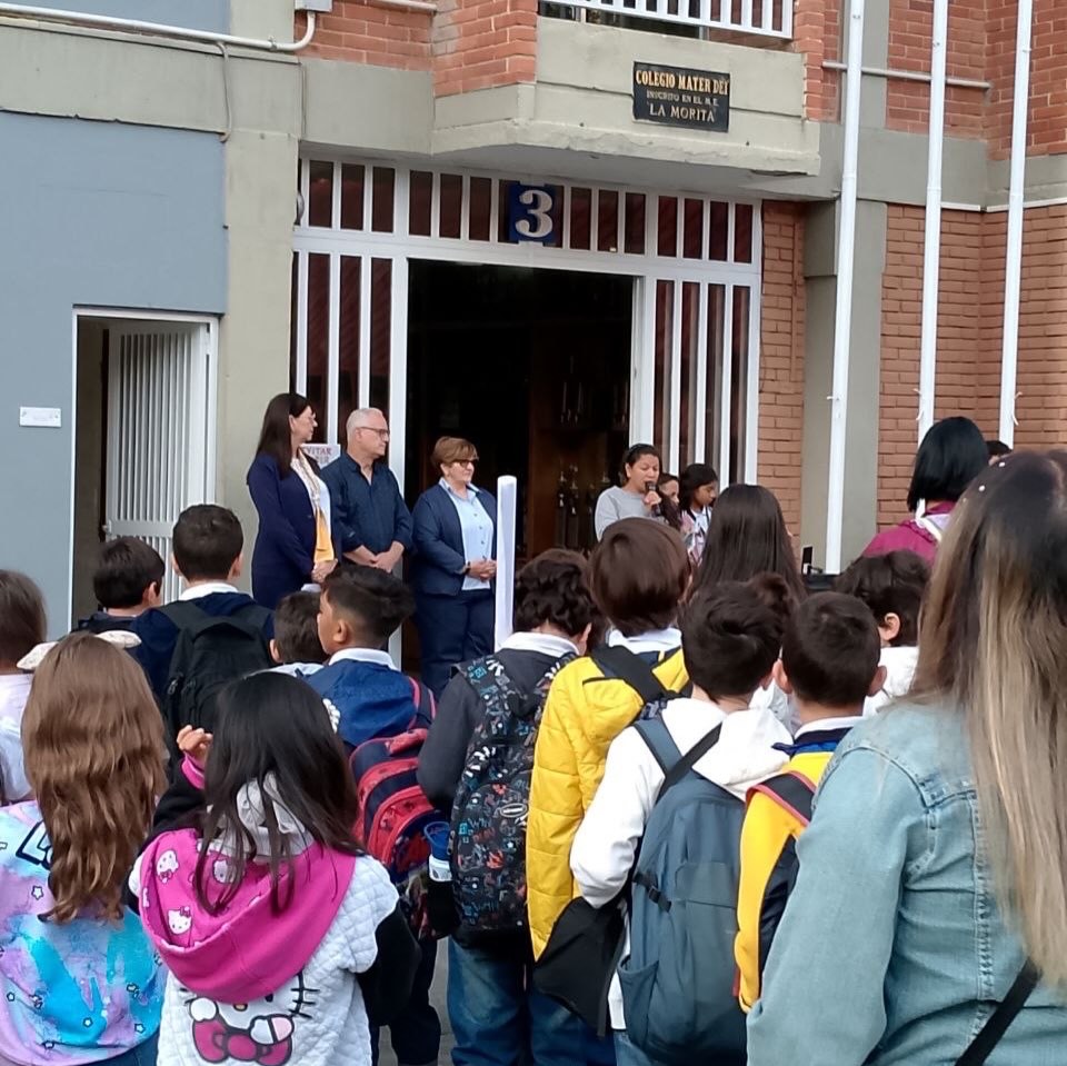 Un Legado de Fe y Amor: La Promoción 44 devela imagen de Madre Trinidad