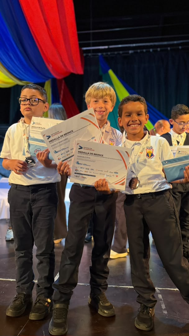 ¡Nuestros estudiantes brillan en las Olimpíadas Regionales!